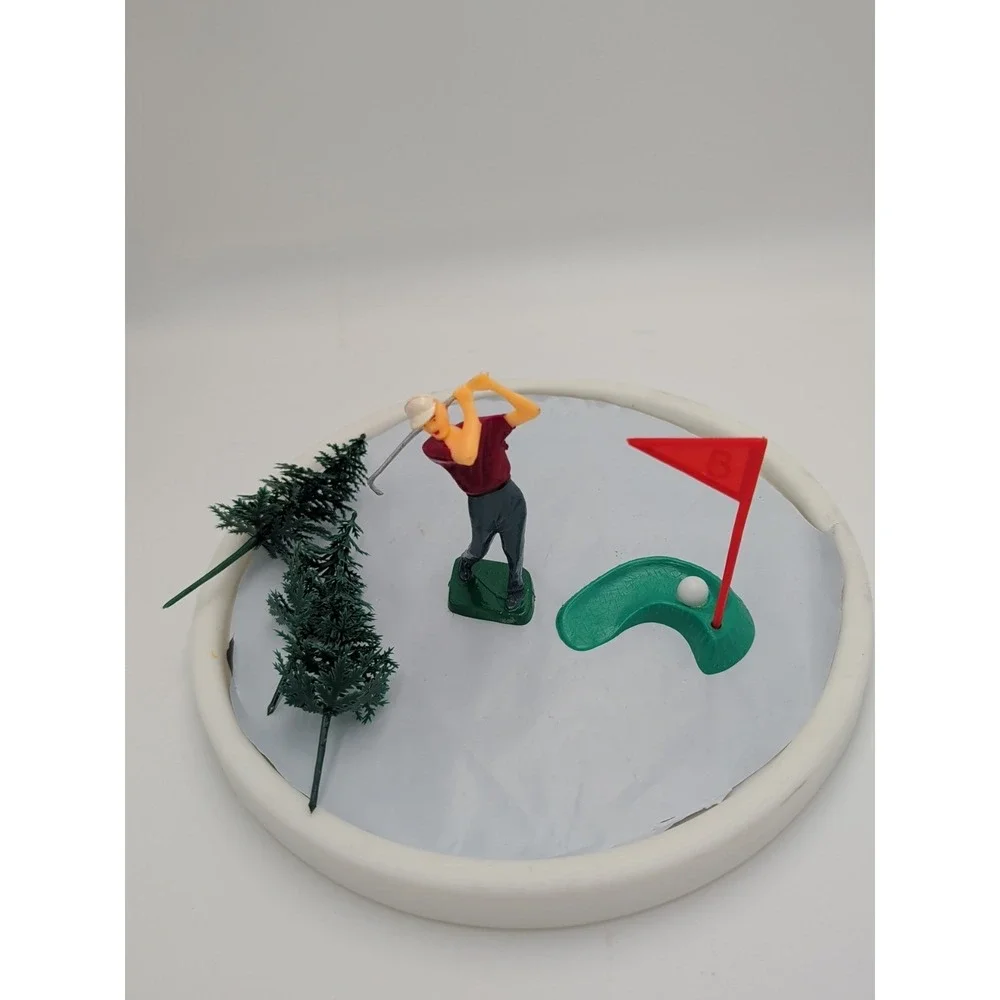 VINTAGE WILTON GOLFING CAKE TOPPERS - GOLFER WITH ACCESSORIES - PLASTIC - 4 1/4